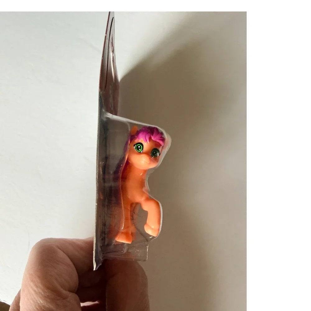 My Little Pony G5 Sunny Starscout Mini Figure with Bonus Card New 2024 Just Play